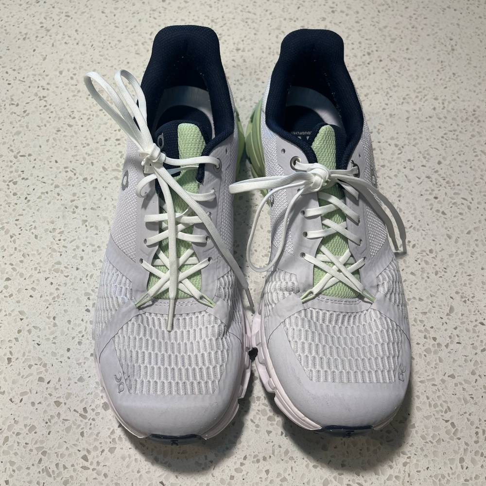 On Cloudflyer Women’s Lavender/Meadow Size 10